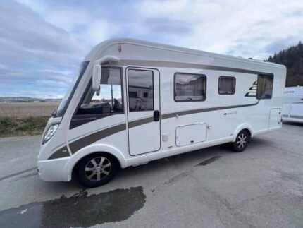 Hymer B698 3L/ automat/Ac bodel/Solcelle/ parabol / 2015 / automatique / 40000 Km ( certifié ) / 5 places / 176 CH / diesel / Prix : 45000€