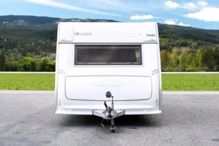 CARAVANE KABE Ametist , 2017 | 4 places | 4 couchages |   Places de couchage 4 / Prix : 12000€