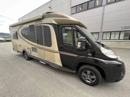 SEMI INTEGRAL Bürstner moonlight 2.3 148 Ch , 2013 , manuelle , 78500 Km ( certifié ) , 4 places , 4 couchages , permis B / Prix : 18500€