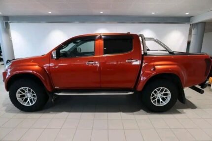 Isuzu D-max 1,9 Dobbel Cab Premium 4d aut AT35! Cuir ,2017! Diesel ! 54800 Km ! Automatique ! 1.9 164 CH / Prix : 15000€