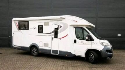 FIAT 2.3 150 CH Roller Team ,2018 , 36000 KM , 5 places , 5 couchages , panneaux solaires, permis B , automatique, diesel / Prix : 32000€