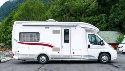 FIAT 2.3 131 CH Eura Mobil ,année : 2010 , diesel, 61500 KM , 4 places , 4 couchages, panneaux solaires , permis B /Prix : 16000€