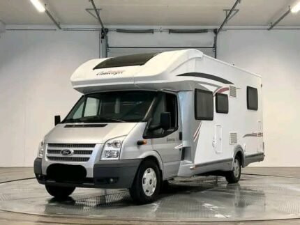 FORD 2.2 140 CH Challenger Genesis 54 , 2012 , manuelle , 57903 km, 5 places , 5 couchages, panneaux solaires, permis B / Prix : 16000€