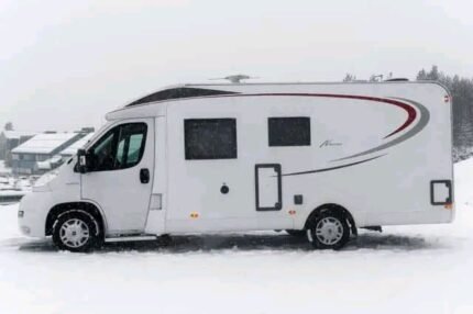 FIAT 2.3 131 CH Bürstner NEXXO , année : 2011 , kilométrage : 115.000 Km , 4 places , 4 couchages , permis B , panneaux solaires, diesel , manuelle / Prix : 15000€