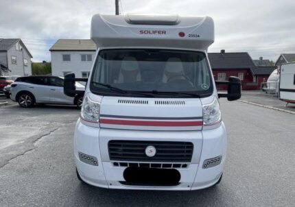 Prix : 24000€  FIAT 2.3 150 CH LMC H737 , année : 2014 , kilométrage : 62000 Km , 5 places , 5 couchages , permis b , panneaux solaires , test d’étanchéité ok , porte vélo