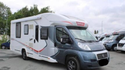 Prix : 22000€  FIAT 2.3 150 CH Challenger Challenger Graphite 388 /année : 2014 , kilométrage : 41000 Km , lit centrale + lit relevable / Truma diesel+230v/ AC dans l'espace de vie / Lithium / 150hp / diesel , manuelle , 