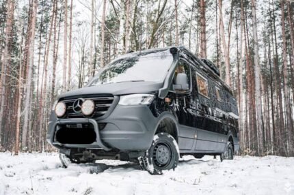 Prix: 60000€  Mercedes-Benz 3.0 220 CH Vannado , année : 2020 , kilométrage : 85000 Km , automatique, diesel , 3 places , 3 couchages , panneaux solaires