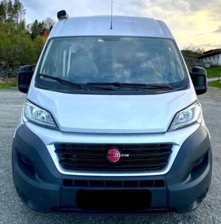 Prix : 25000€  FIAT 2.3 150 CH Bürstner C 600 , année : 2016 , kilométrage : 26176 km , diesel , 4 places , automatique, 4 couchages , panneaux solaires