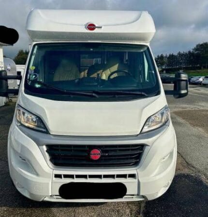 Prix : 28000€ double salon   FIAT 2.3 150 CH Bürstner BT7441, année : 2017 , kilométrage : 49900 Km , diesel , 4 places, 4 couchages , permis B , 2 X GROUPE DE SIÈGES - 2 X LIT INFÉRIEUR