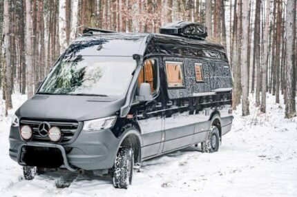 Prix: 60000€  Mercedes-Benz 3.0 220 CH Vannado , année : 2020 , kilométrage : 85000 Km , automatique, diesel , 3 places , 3 couchages , panneaux solaires