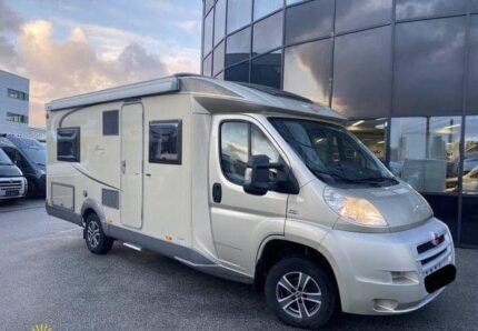 Prix : 15000€  FIAT 3.0 180 CH Bürstner 660 , année : 2012 , 136.000 Km , diesel , manuelle, 4 places , 4 couchages , permis B , panneaux solaires