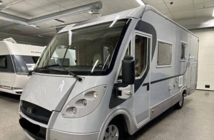 Prix : 15000€  RENAULT 2.5 145 CH Adria ADRIATIK VISION, année : 2010 , manuelle , 112.000 Km certifié , 4 places , 4 couchages , permis B , panneaux solaires