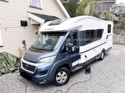 Prix : 20000€ ! Adria Matrix 2018 | 150 ch | 62 073 km | 5 places | 5 couchages | Lit pavillon | Lits jumeaux | Très bon état