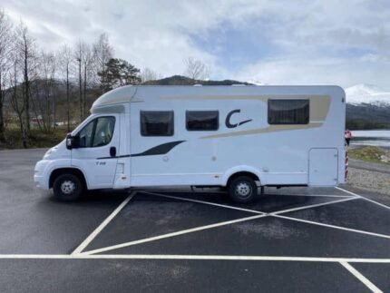 Prix : 14500€ !! Fiat Carado T449 – Automatique – Lit central – 2013 – 83 000 km – Panneaux solaires – Garantie incluse